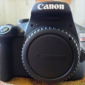Canon T7